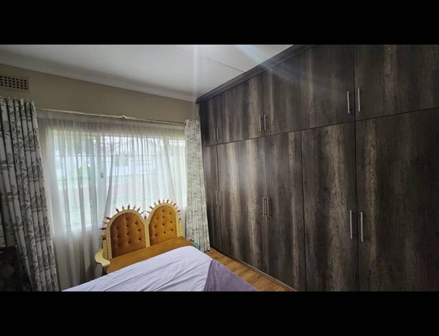 5 BEDROOM FREESTANDING FOR SALE IN ALLANDALE